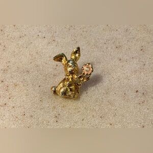 Avon Gold Bunny Brooch with Pink Flower